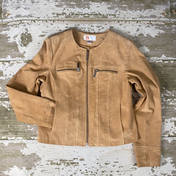 Bernardo collection tan leather suede zipper women’s jacket. Suede coat - Picture 11 of 11